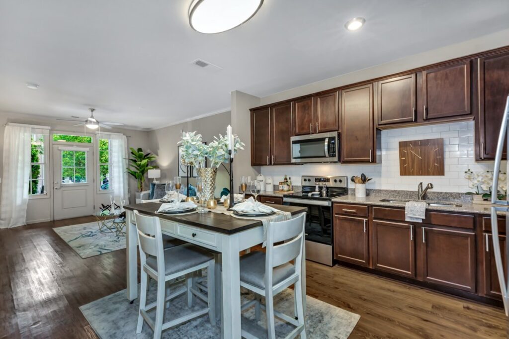 Huntsville ranks 10th nationally for largest apartments + fun facts from my apartment hunt