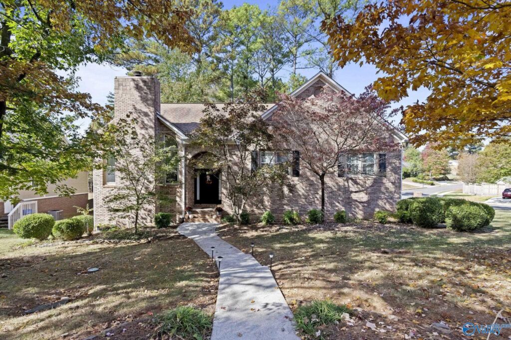 54 beautiful Huntsville-area homes just in time for the holidays
