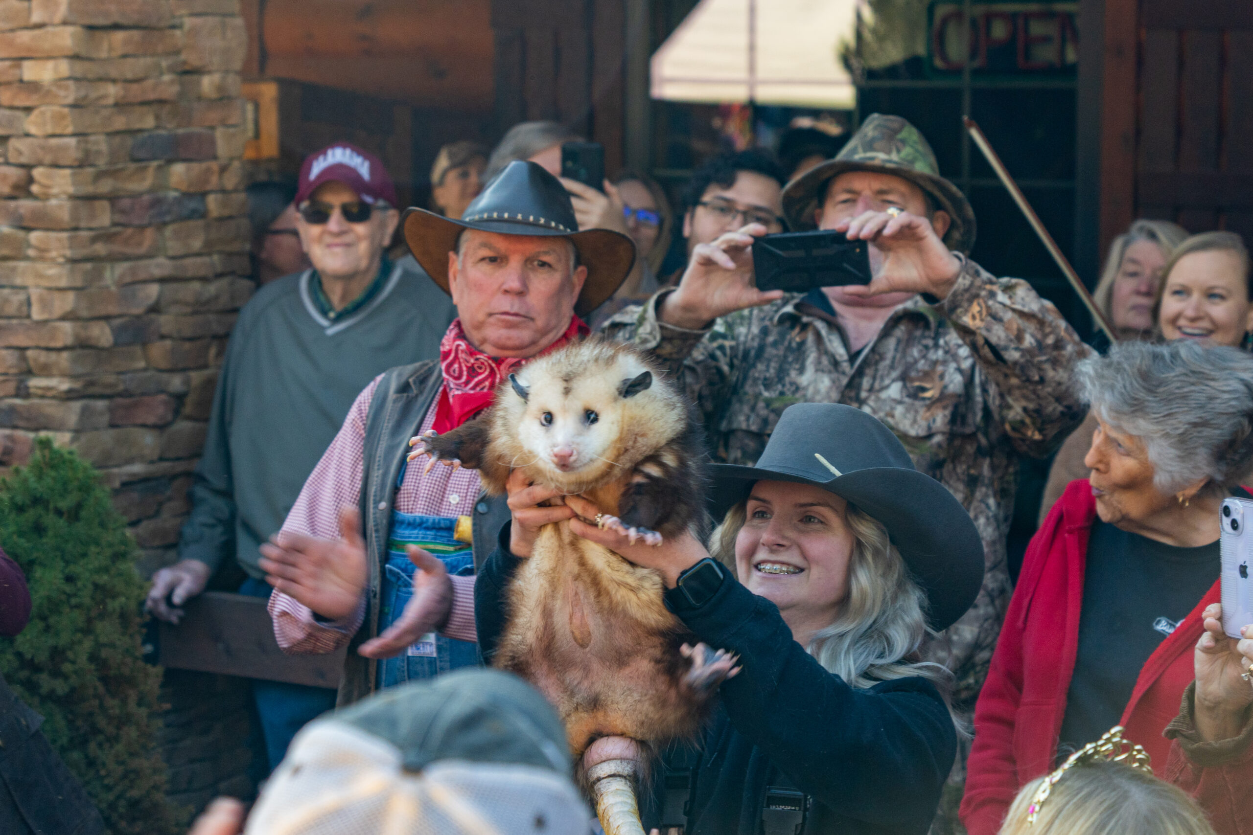 NEW: A North Alabama opossum has predicted an early spring for Groundhog Day