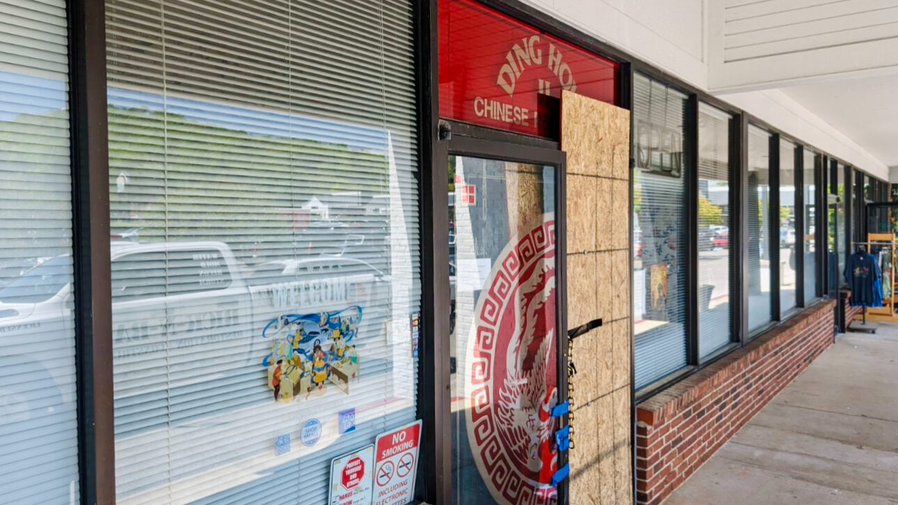 NEW: Fire at Ding How II causes restaurant to close until further notice