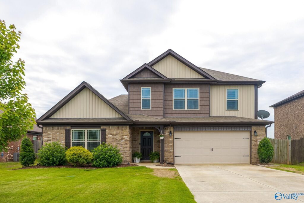 10 Huntsville-area homes on the market right now