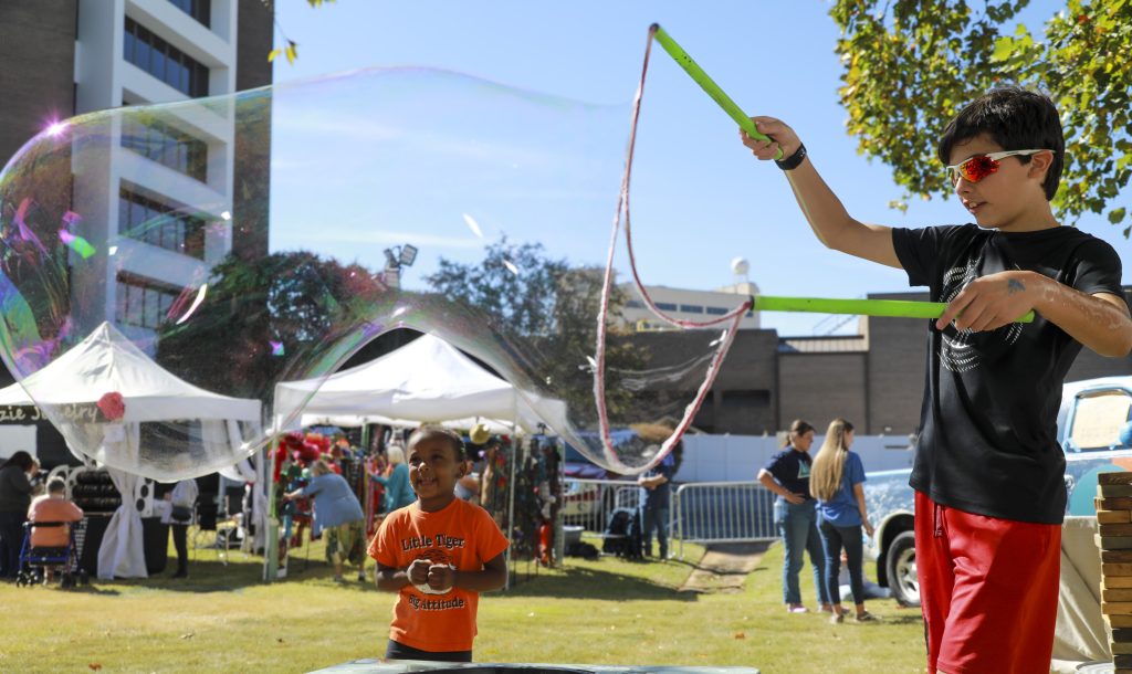 Halloweekend in Decatur: Costume parties, sweet treats, pumpkin painting + big fine arts fest