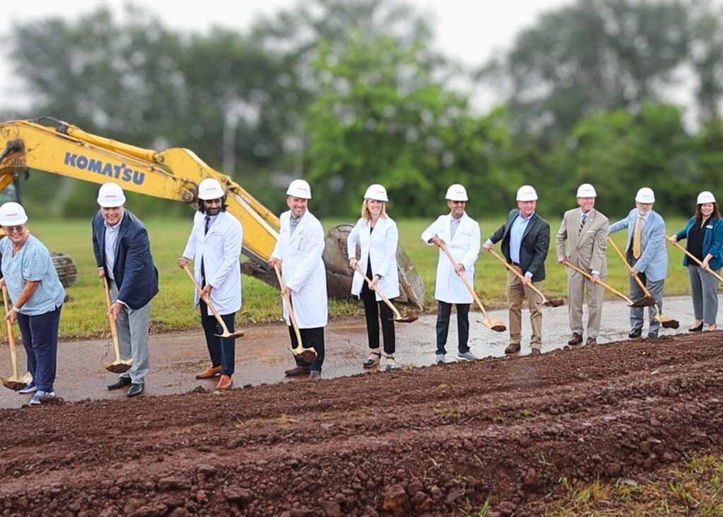 Ground broken on new cancer center in Decatur