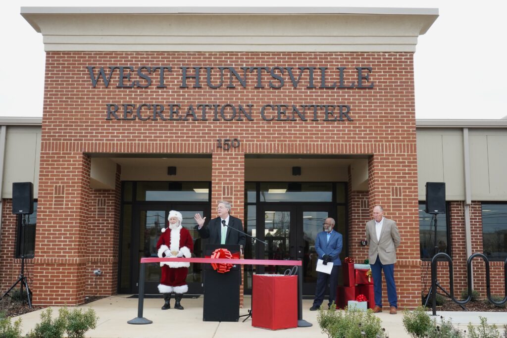 Huntsville officials unwrap brand new recreation center