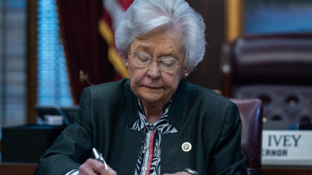 Gov. Ivey issues State of Emergency ahead of weekend ice storm